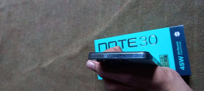 infinix Note 30 256 GB 8+8 GB ram 10/9.5 condition 6