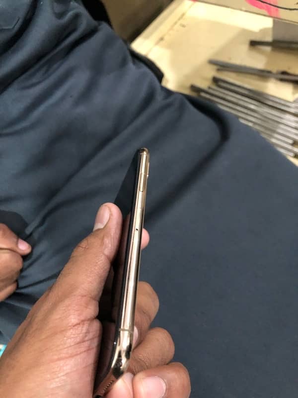 Iphone XS Non pta factory unlock 5