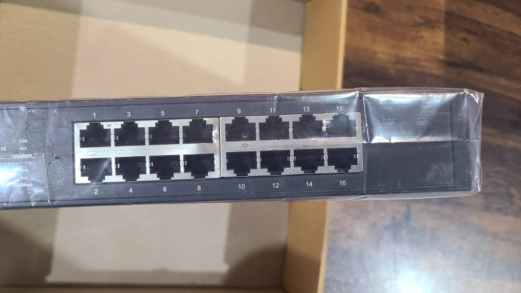 Tplink TL-SG1016D 16-Port Gigabit Desktop/Rackmount Switch (With Box) 3