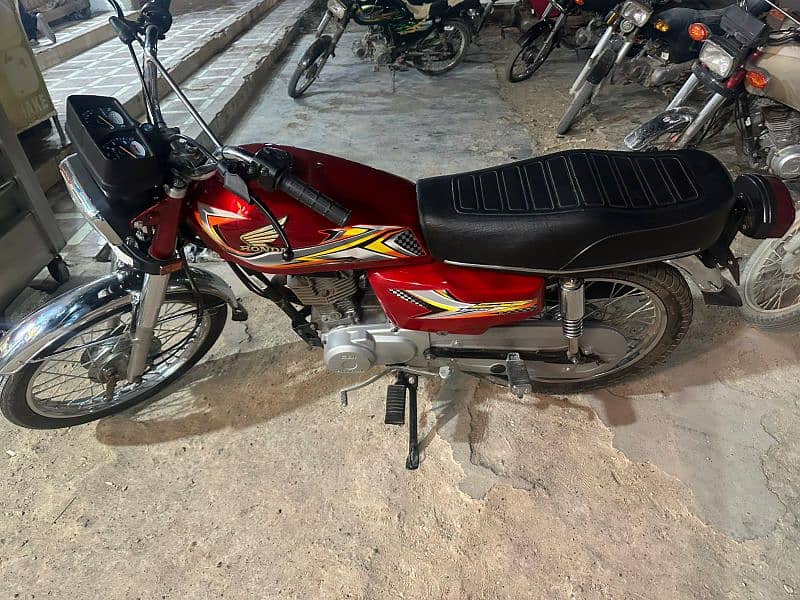 Urgent Sale Honda CG 125 6