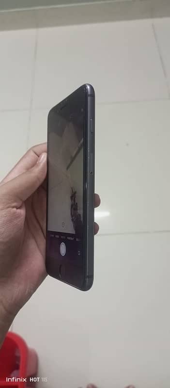 iPhone 8 Plus 64 gb pta approved 1