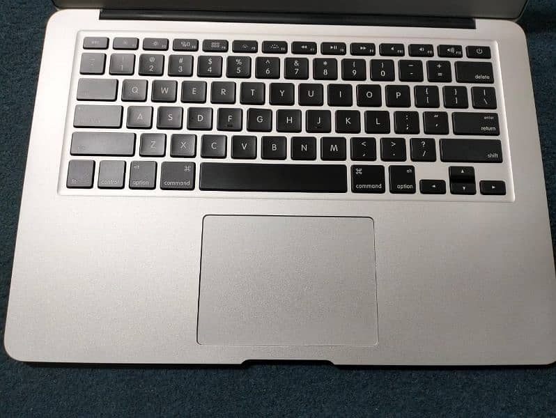 Apple Mackbook Air 2017 13inch display corei5 8/128ssd 10/10 1