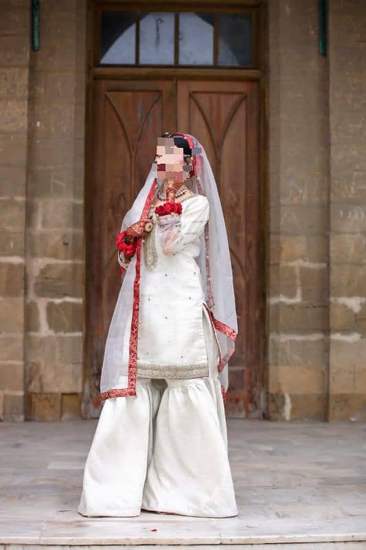 only 1 day used nikkah dress white colour branded dress in medium size 4