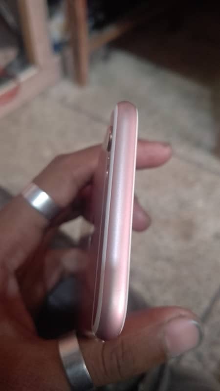 iPhone 6s urgent sale Sab ok ha 32gp nopta heatly 81 ha Lana 1