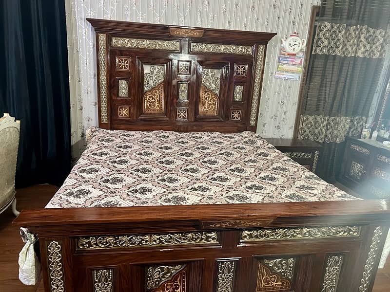 only month used 2,Chinottee bed set condition 10/10 3