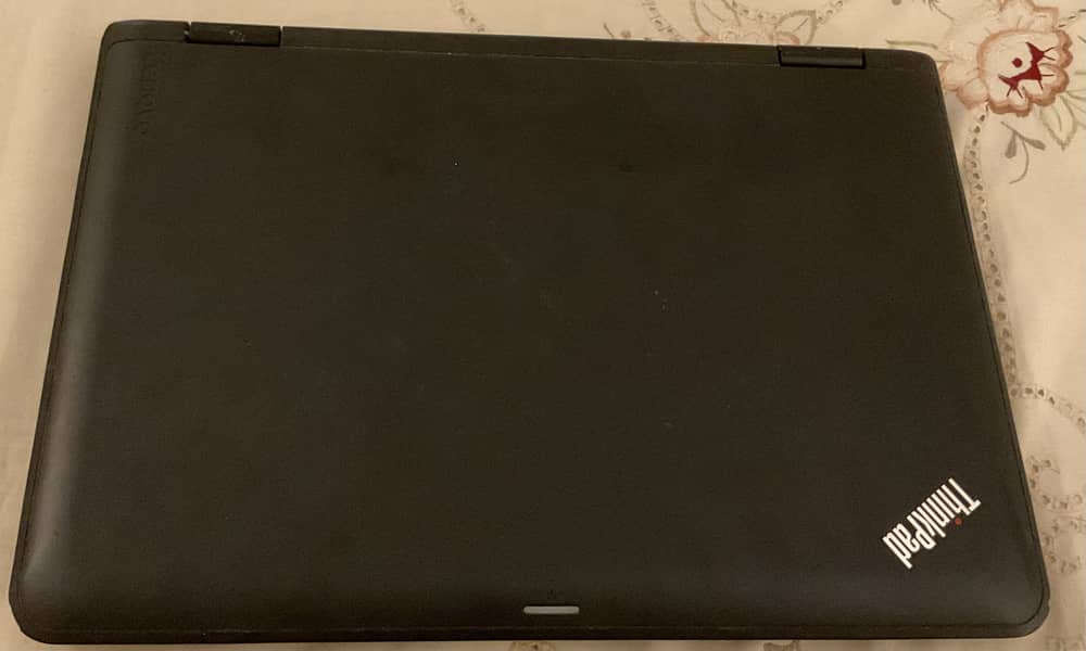 Lenovo thinkpad corei3 7th generation 4 gb ram/256gb SSD 2