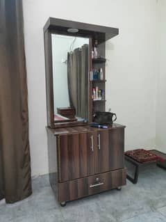 dressing table