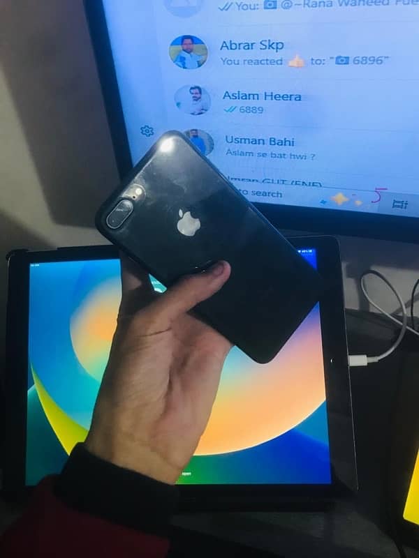 iPhone 8plus. Factory unlock. 64 Gb, Read description 8