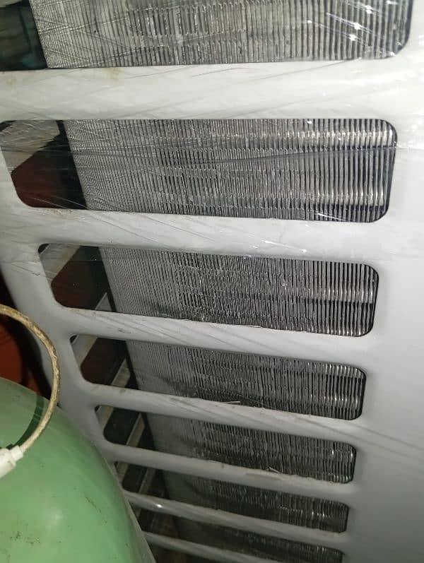 LG 1 Ton Ac Geninue Condition 1