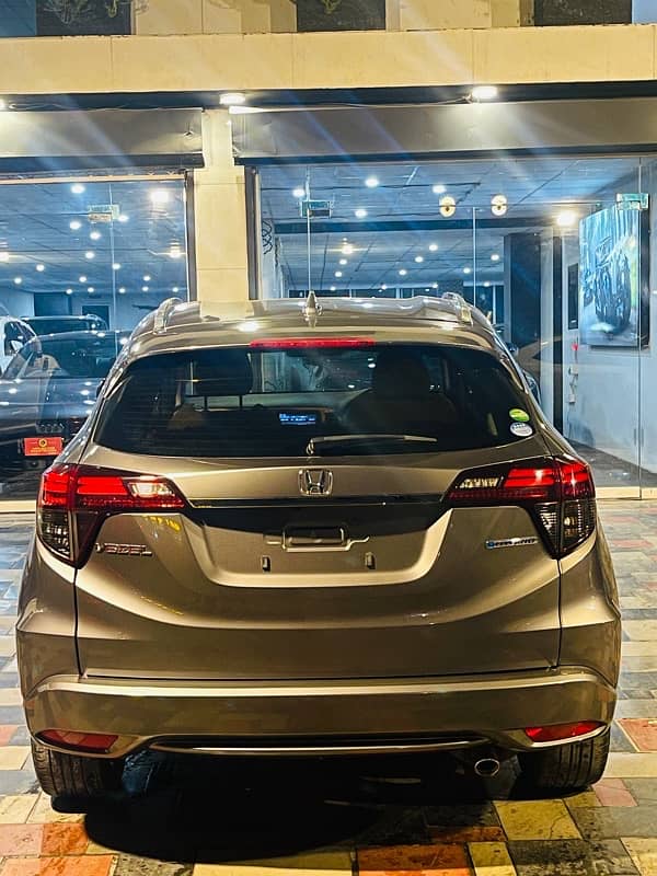 Honda Vezel Z sensing 7