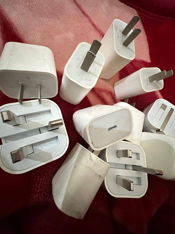 20watt original IPhone adopter (original lot adopter) 4