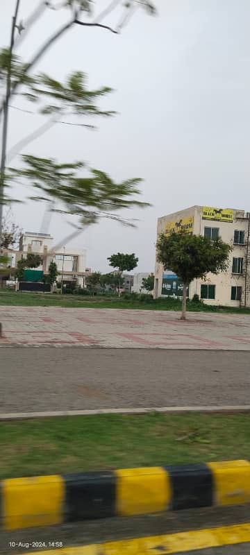 10 MARLA MOST BEAUTIFUL PRIME LOCATION RESIDENTIAL PLOT FOR SALE IN NEW LAHORE CITY PHASE 4 5