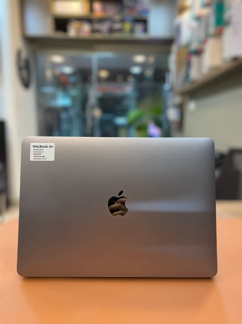 MacBook Air 2020 | 13" Display | Intel Core i5 | 256GB SSD 2