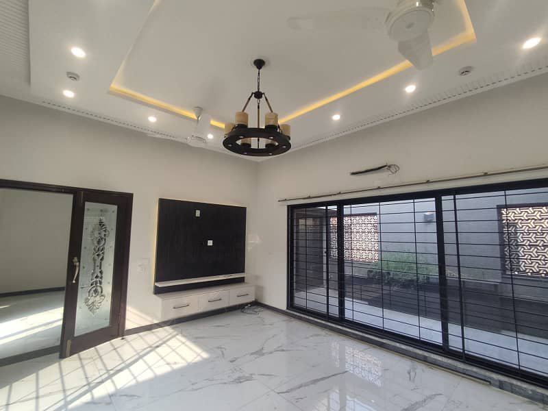 One kanal luxurious designer bungalow available for rent at prime location of DHA phase 06 16