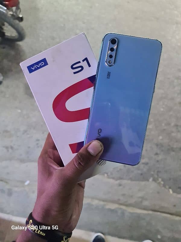 ViVO S1 4/128 with box 0