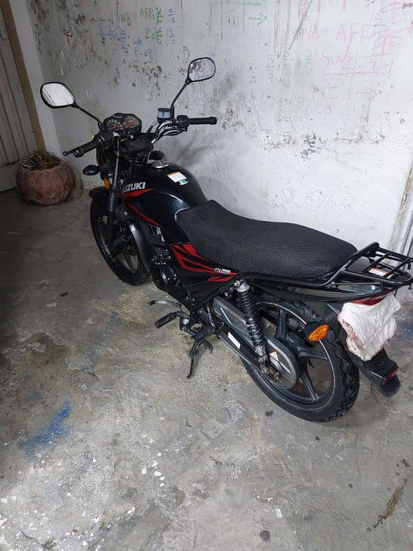 Suzuki GR 150 2