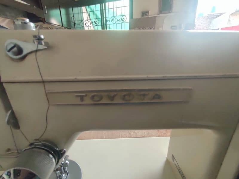 Original Toyota Sewing Machine 3