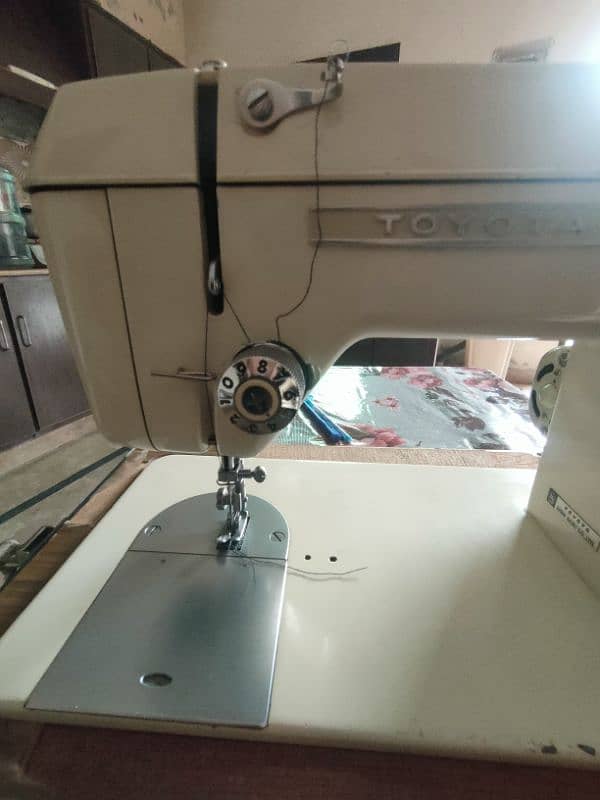 Original Toyota Sewing Machine 6