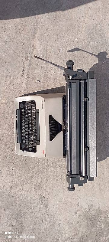 Typewriter Olympia for sale. 0