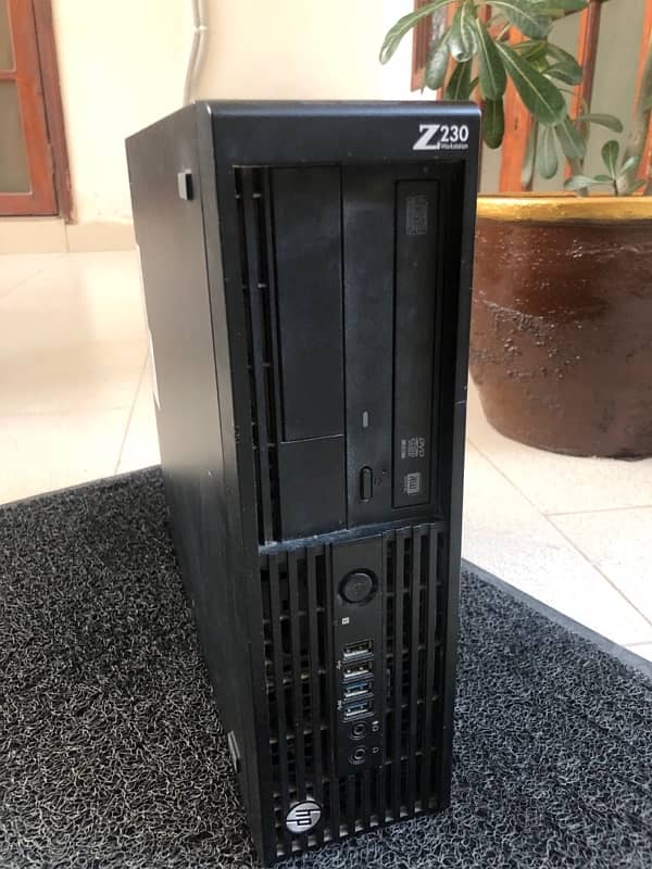 Hp Z230 Workstation 1