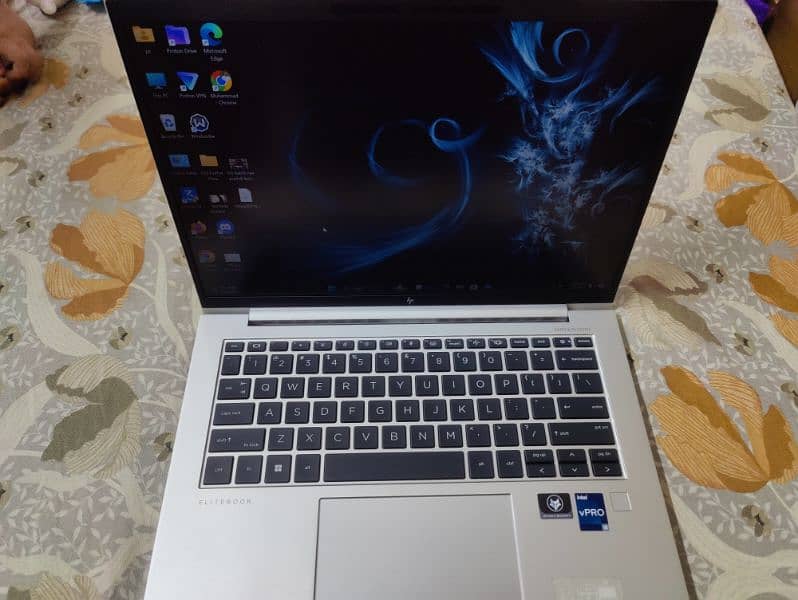 hp elitebook 840 G9 12th GEN 16/256 GB turbo boost like brand new 1