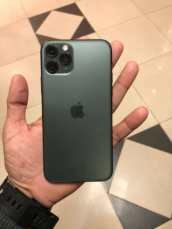 iPhone 11 Pro lush with box Factory unlock 0