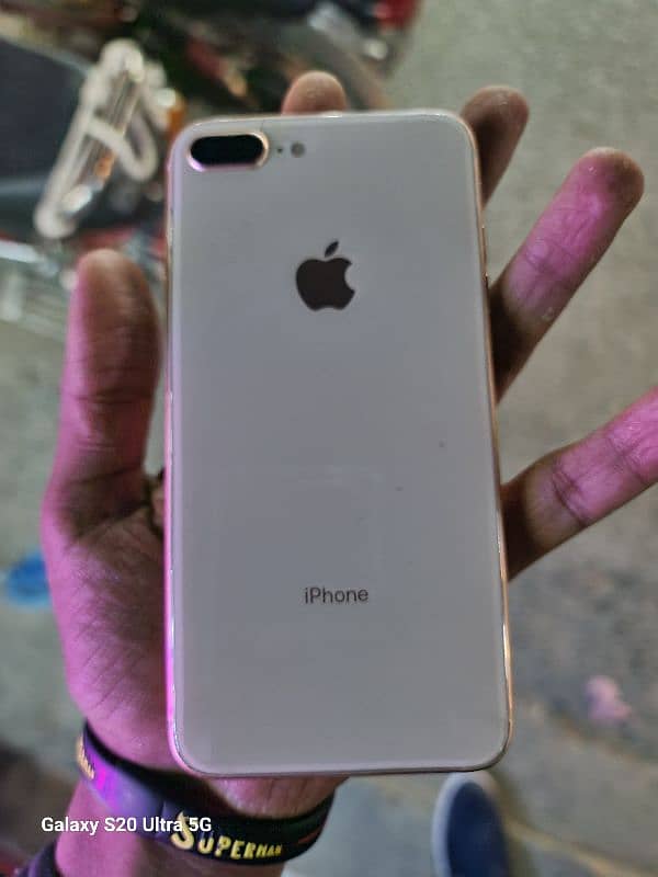 iPhone 8lus 64G APROVEd 5