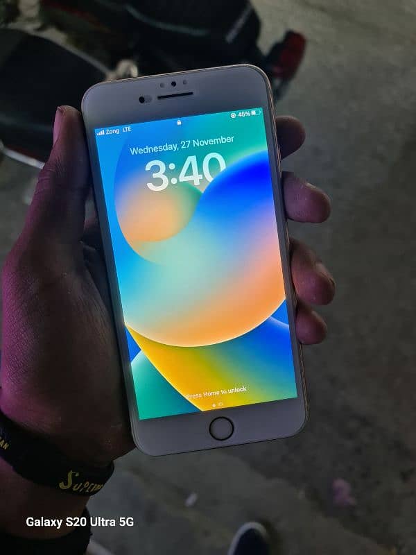 iPhone 8lus 64G APROVEd 6