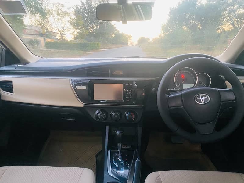 Toyota Corolla Altis 2015 10