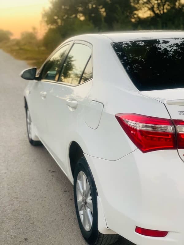 Toyota Corolla Altis 2015 11