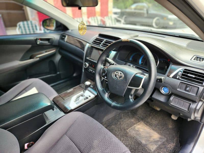 Toyota Camry 2.4 Hybrid 7