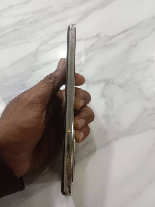 infinix hot 40. condition 10/10 4