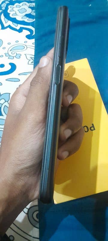 poco M3 ,6000mah battery, 4gb / 128gb ,Non pta 3