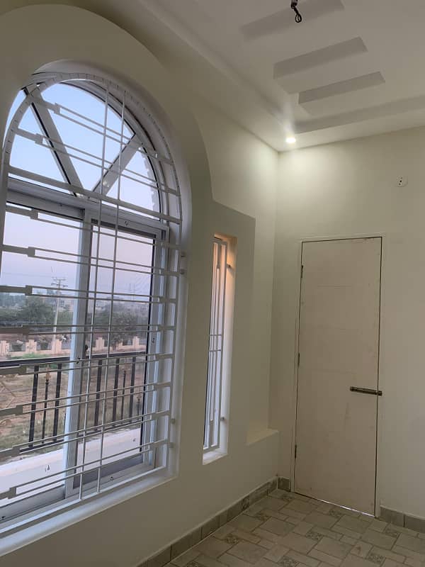 CHEAP AND URGENT 8 MARLA 100 SQUARE FEET HOUSE FOR SALE IN NAZEER GARDEN 8