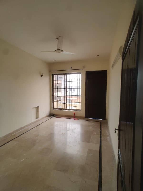 10 MARLA PORTION FOR RENT IN SOAN GARDEN 2