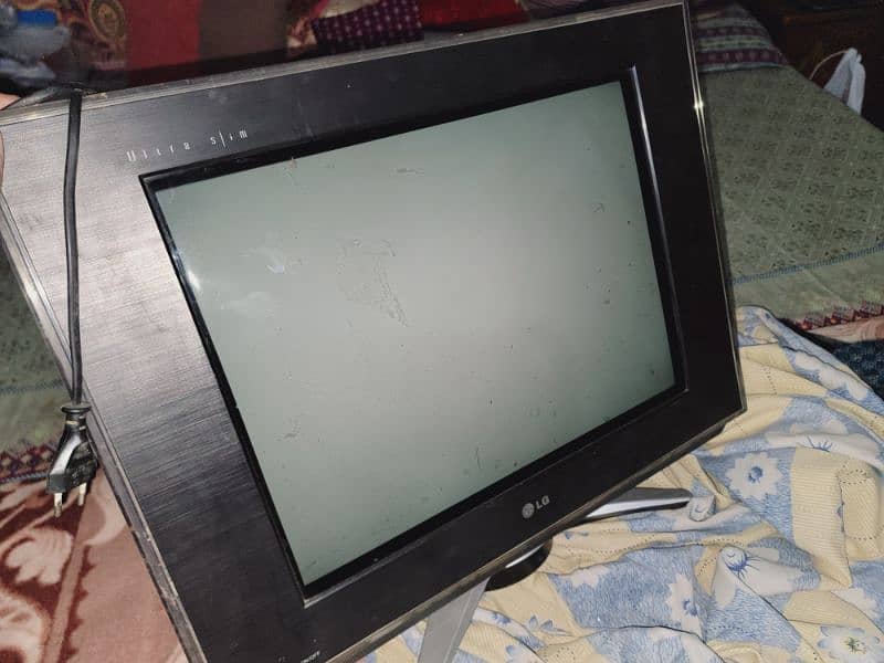 LG 21 inch ultra slim TV 0