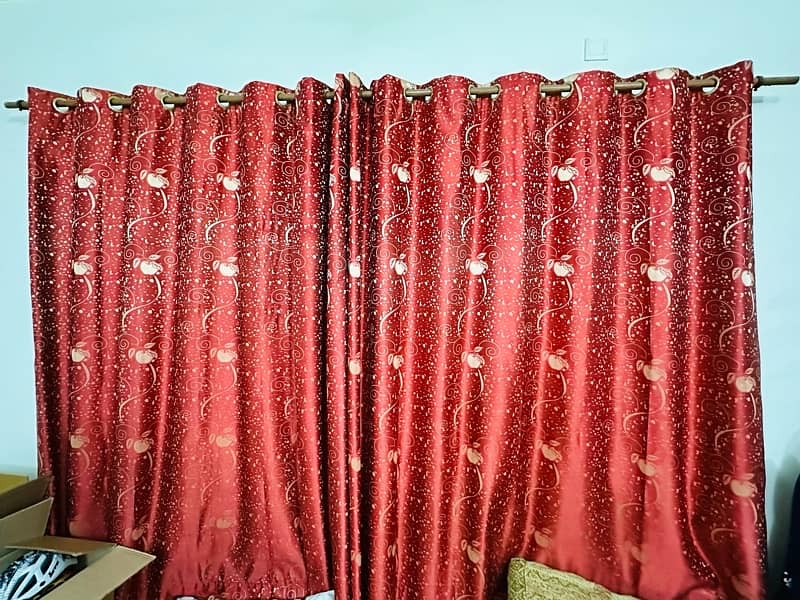 4 Curtains wih 2 Rods 1