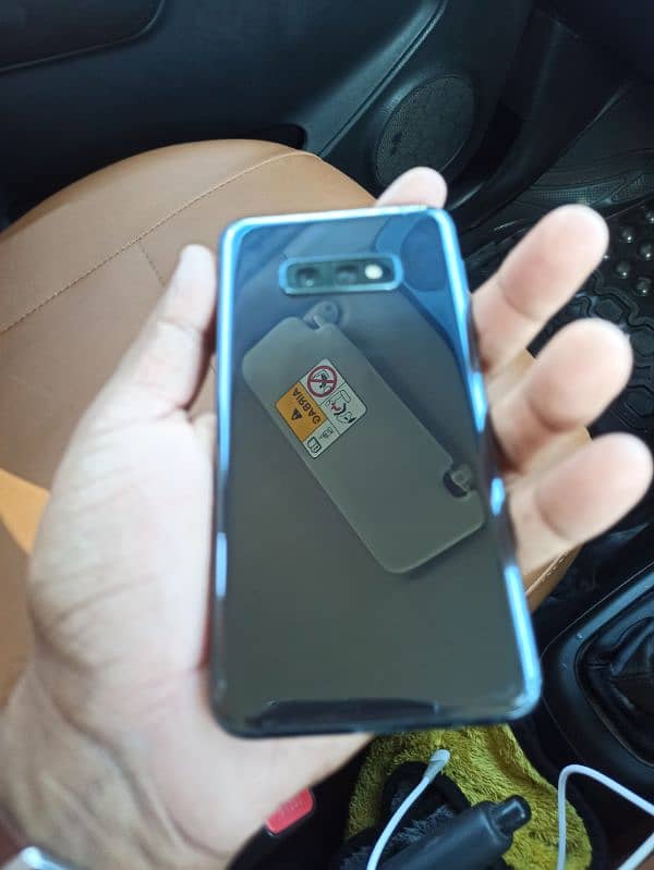 Samsung galaxy S10E 6/128GB Non PTA 4