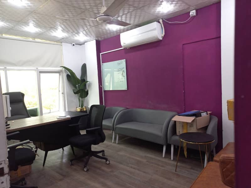 1000 Sqft Commercial Space For Office Available On Rent 3rd Floor Old Building 0