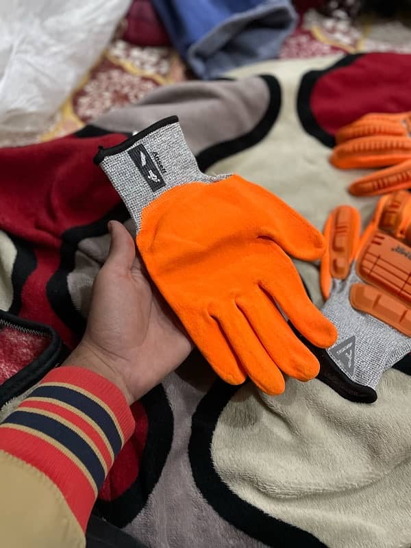 HEAVY DUTY GLOVES FOR SALE 3