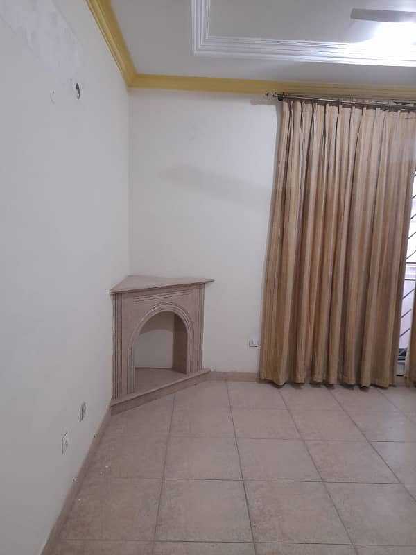 E11 Upper Portion 3 Bed 10 Marla For Rent 11