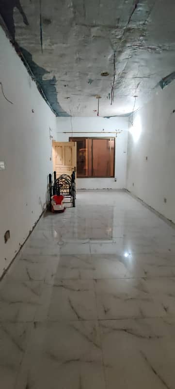 Upper portion of 10 marla for small family with seperate entrance and seperate garage available in model town link road 7