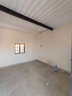 2 bed lounge for Sale with Roof in Kaneez Fatima Block 4