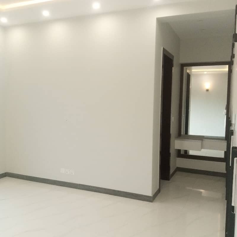 D-12 1 Kanal Upper Portion For Rent 7