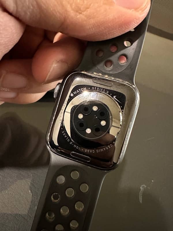 Apple Watch Series 6 Nike Edition 2