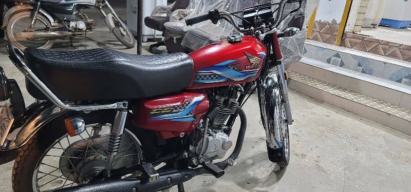 HONDA 125 TOTAL GENUINE CONDITION 1