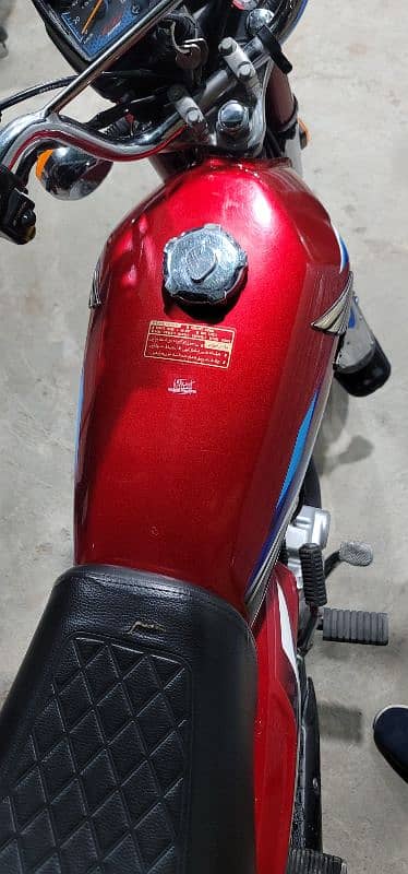 HONDA 125 TOTAL GENUINE CONDITION 2