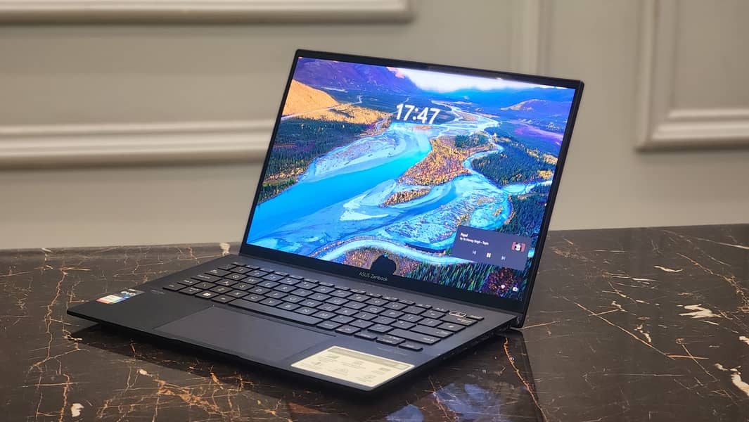 Asus Zenbook 14 i5 12th gen 16gb/512gb 2.8k OLED 90HZ 2