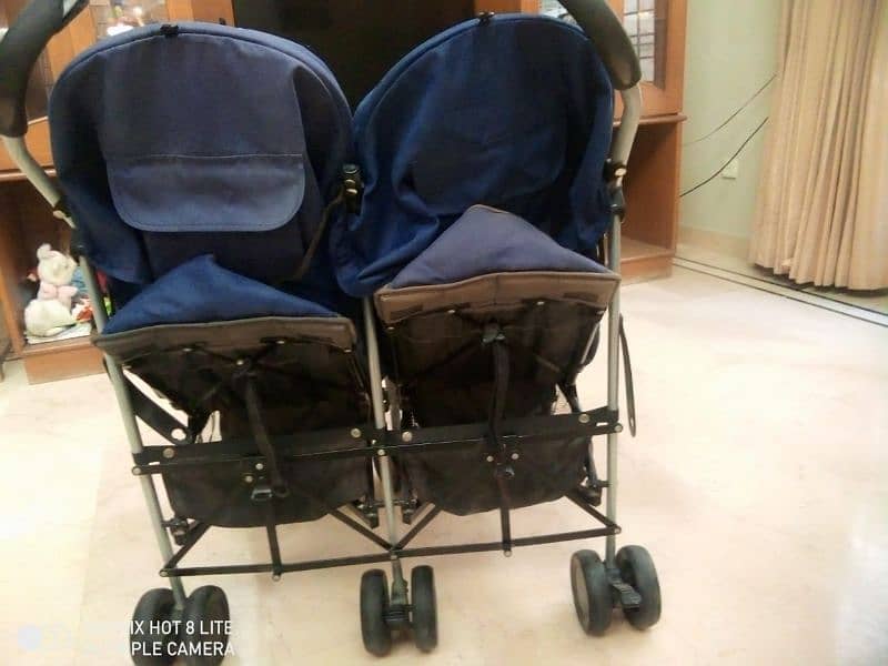 Twin stroller 0