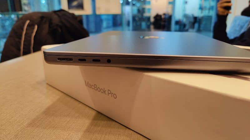 MacBook Pro M2 2023 14 inch 3